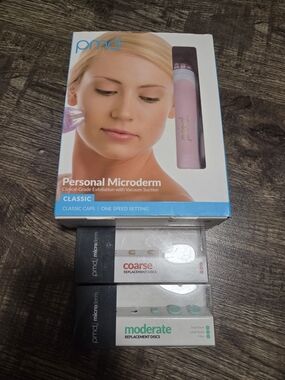 pmd Personal Microderm Classic Device + Replacement Discs - Pink/White